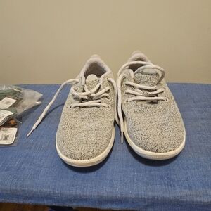 Allbirds Sneakers Size 9. Gently Used.
